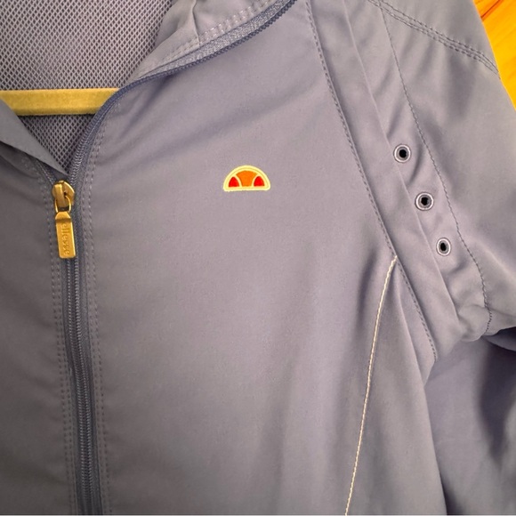 Ellesse Jacket With Removable Sleeves - Picture 2 of 7